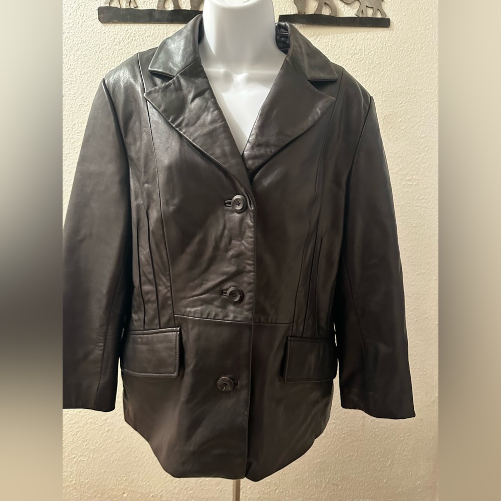 Anne Klein lamb skin leather jacket. Like new. Size M